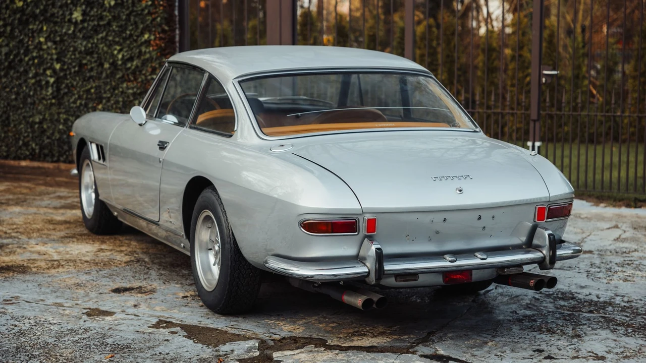 1966 Ferrari 330 GT 2+2 - Image 19 of 31