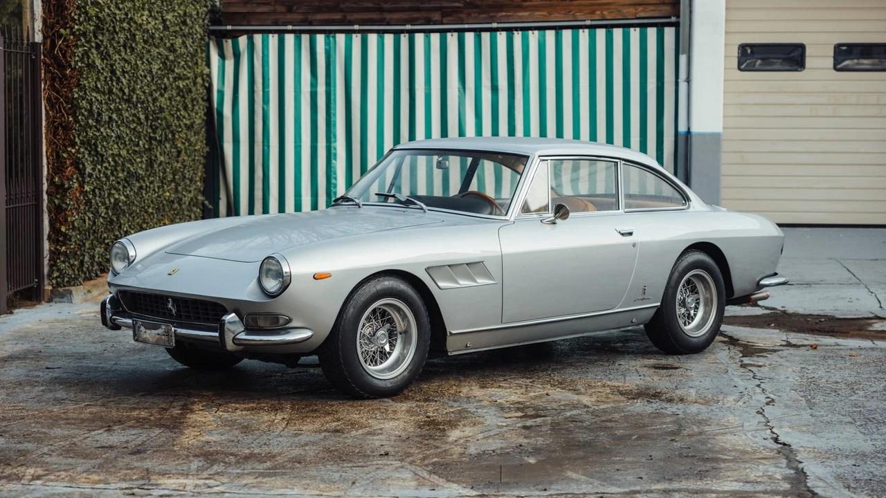 1966 Ferrari 330 GT 2+2 - Image 27 of 31