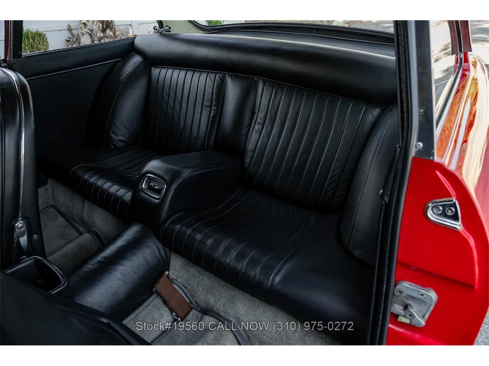 1966 Ferrari 330 GT 2+2 - Image 19 of 31