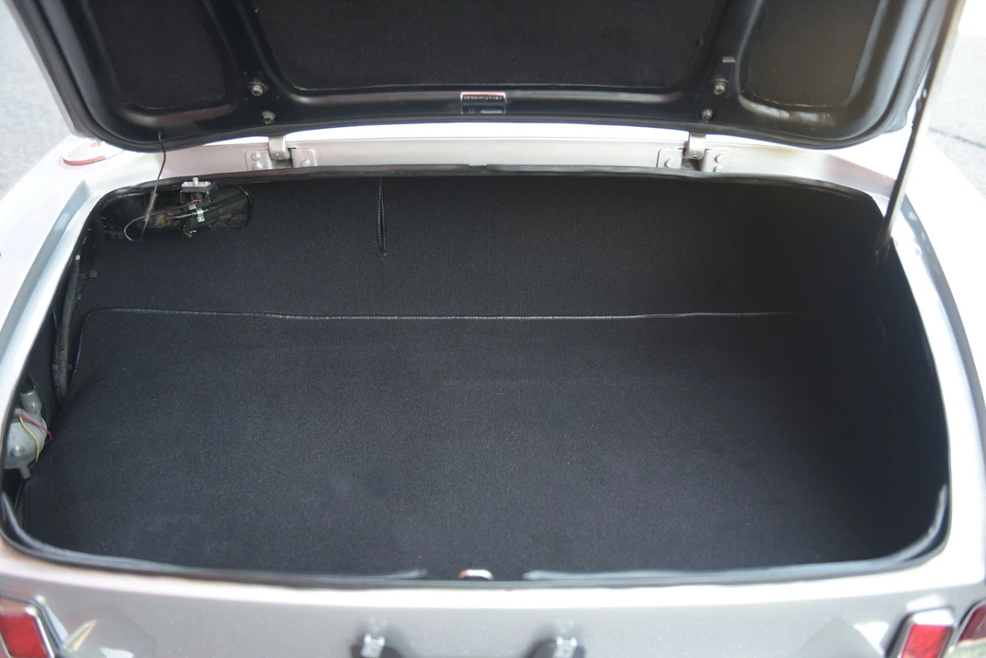 1966 Ferrari 330 GT 2+2 - Image 10 of 31
