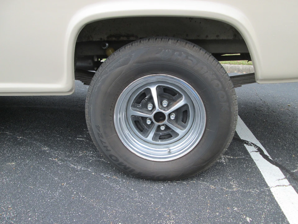1966 Ford Econoline Van - Image 13 of 31
