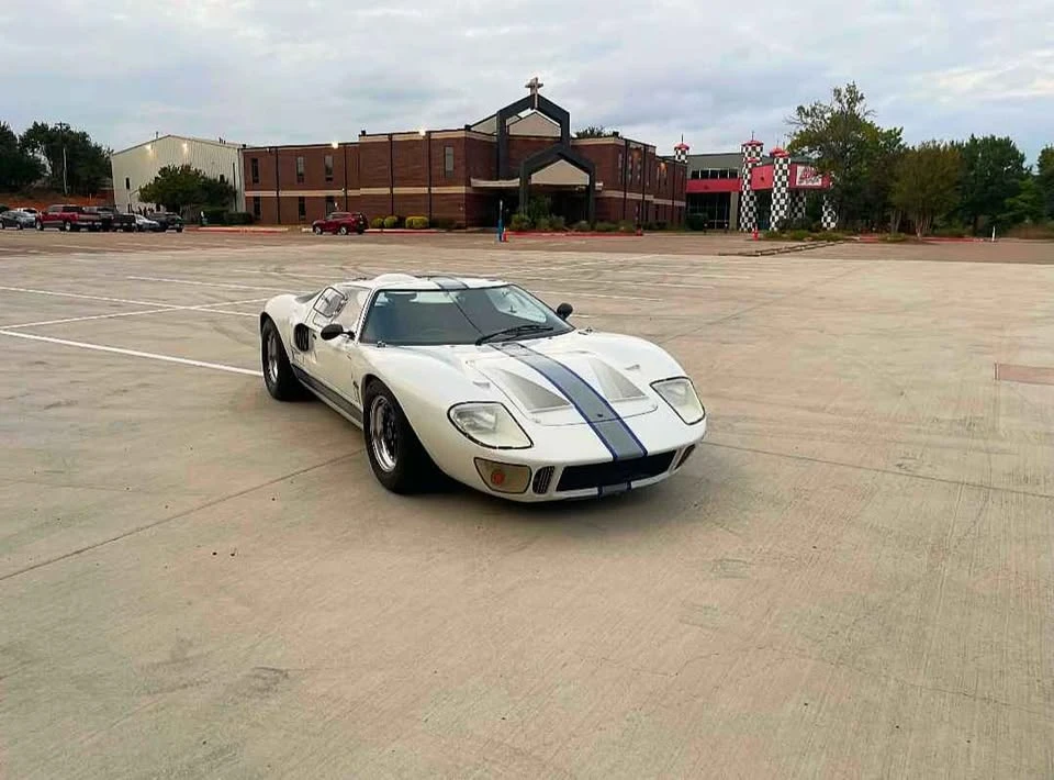 1966 Ford GT - Image 2 of 14