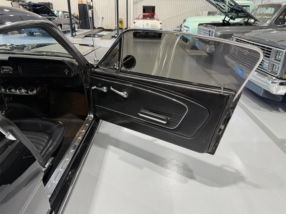 1966 Ford Mustang 1st Gen (1964.5-1966) - Image 28 of 31
