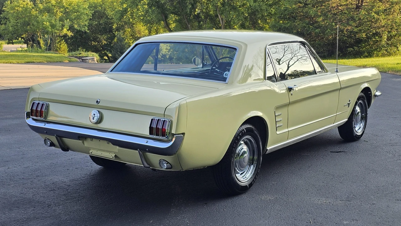 1966 Ford Mustang 1st Gen (1964.5-1966) - Image 17 of 31