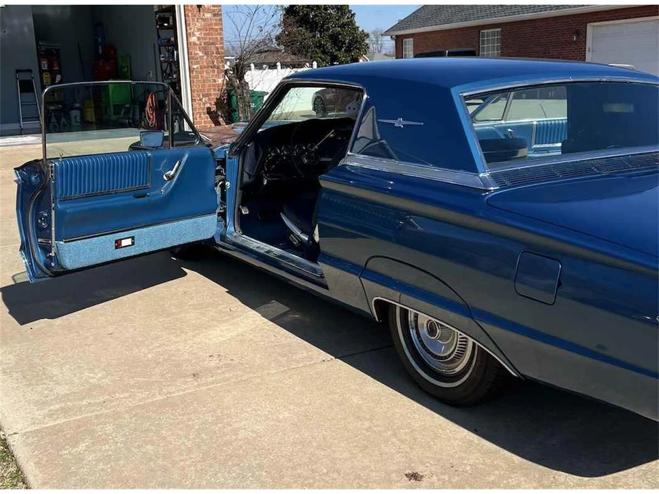 1966 Ford Thunderbird 4th Gen - Image 10 of 25