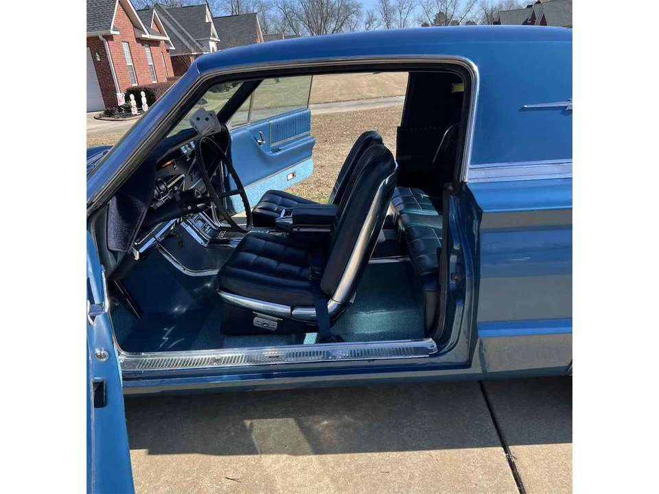 1966 Ford Thunderbird 4th Gen - Image 9 of 25