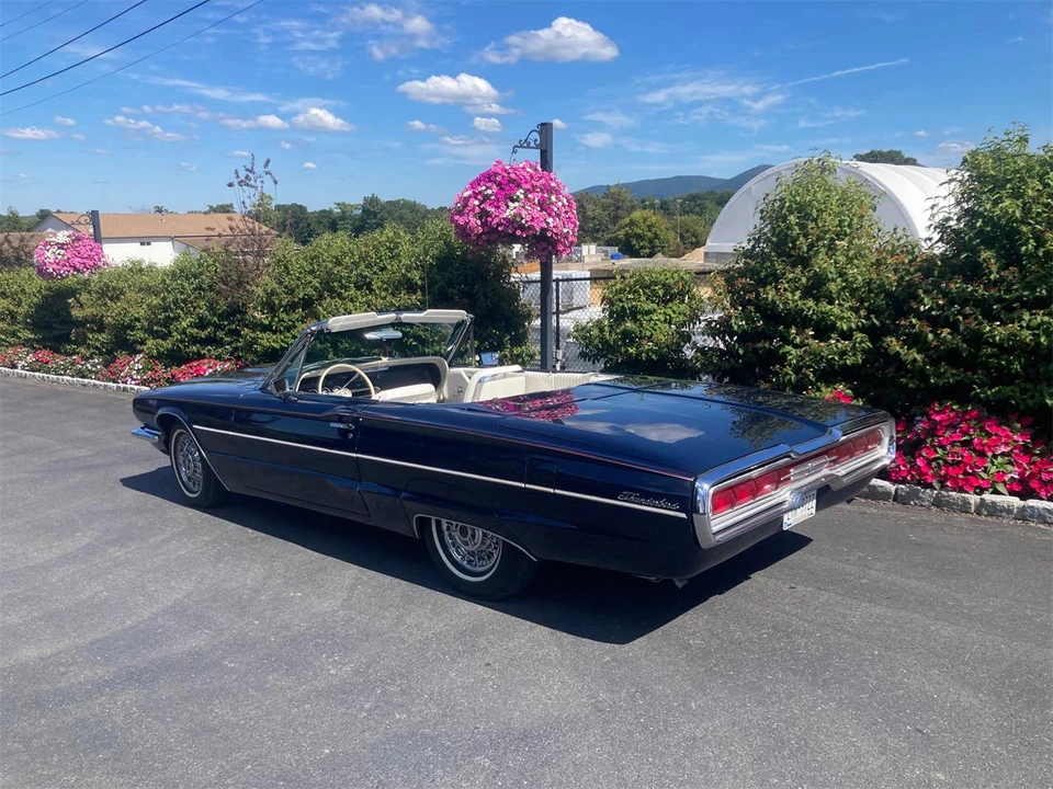 1966 Ford Thunderbird 4th Gen - Image 24 of 31