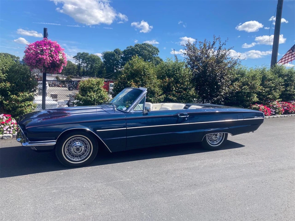 1966 Ford Thunderbird 4th Gen - Image 25 of 31