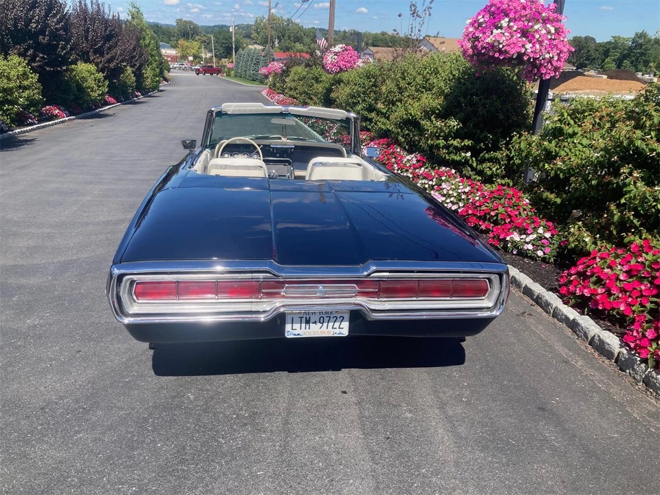 1966 Ford Thunderbird 4th Gen - Image 9 of 31