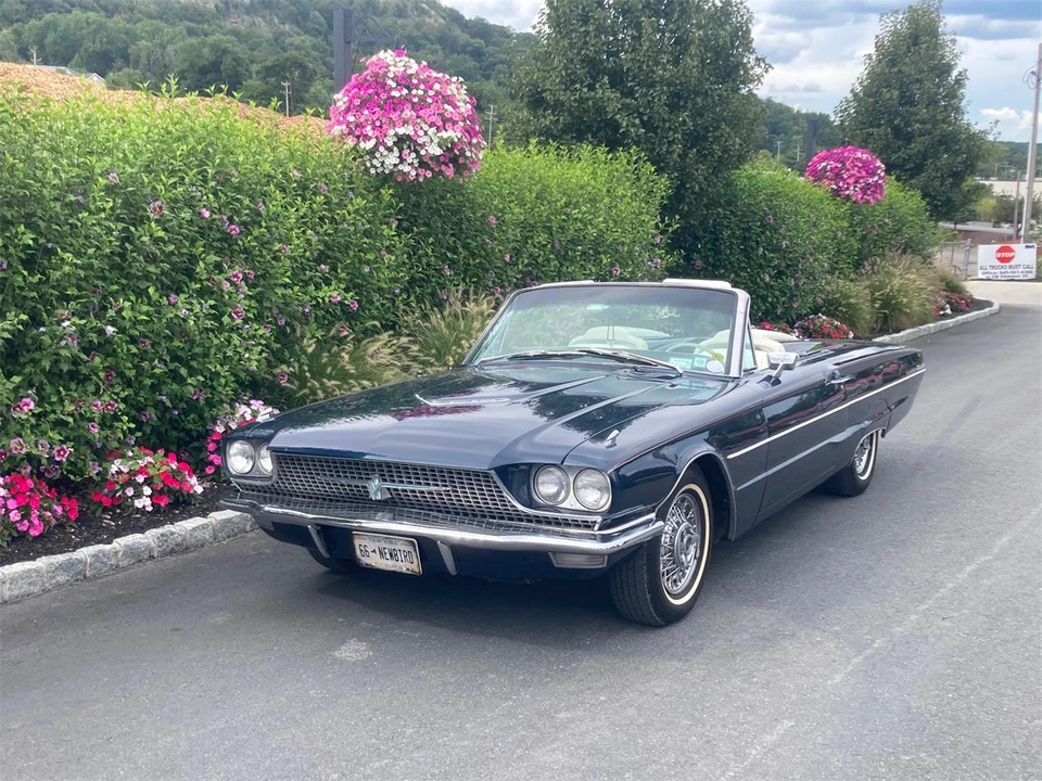 1966 Ford Thunderbird 4th Gen - Image 2 of 31