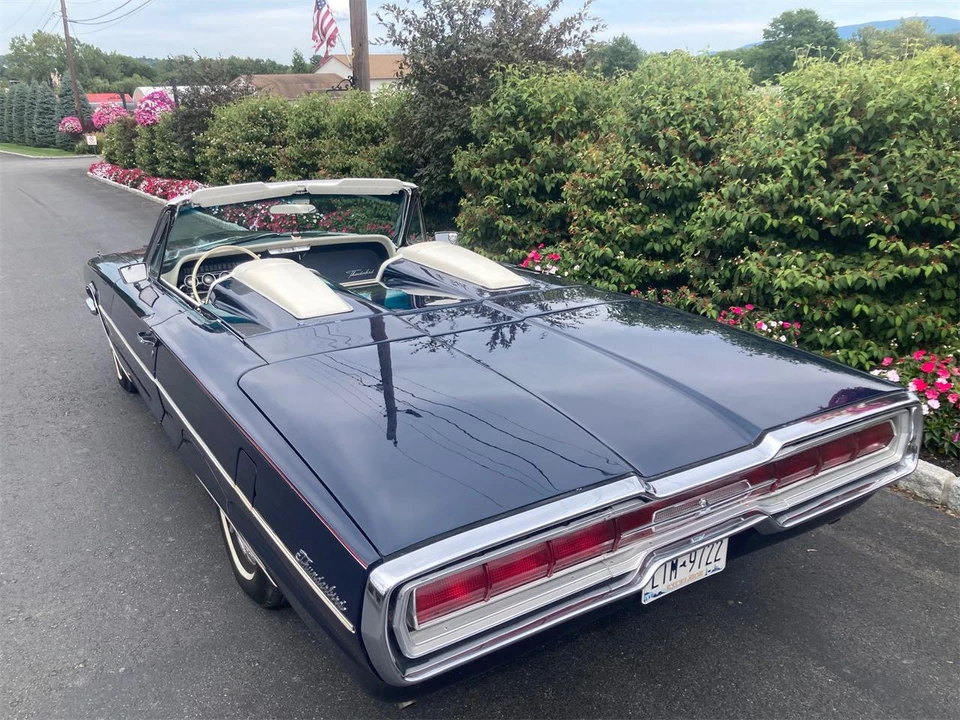 1966 Ford Thunderbird 4th Gen - Image 18 of 31