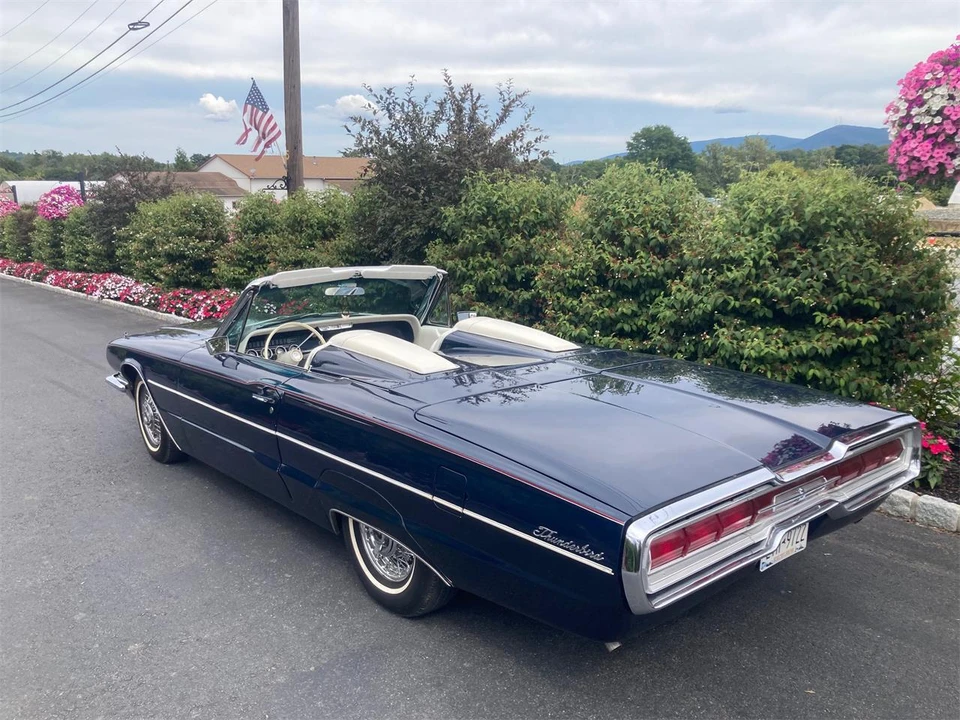 1966 Ford Thunderbird 4th Gen - Image 21 of 31