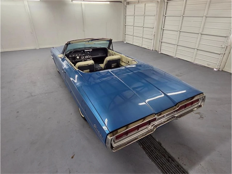 1966 Ford Thunderbird 4th Gen - Image 14 of 31