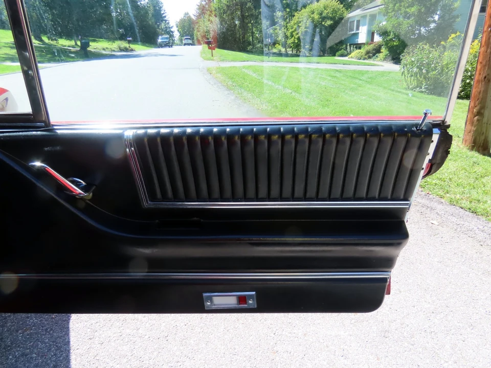 1966 Ford Thunderbird 4th Gen - Image 26 of 31