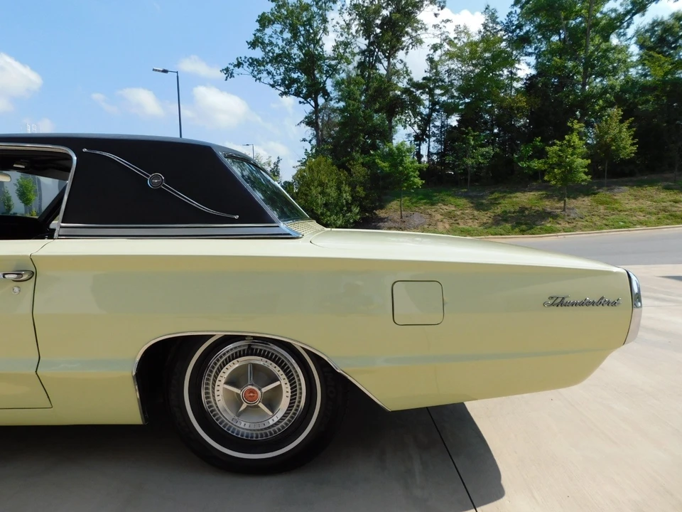 1966 Ford Thunderbird 3rd Gen - Image 9 of 12