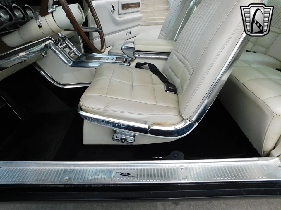 1966 Ford Thunderbird 3rd Gen - Image 11 of 21