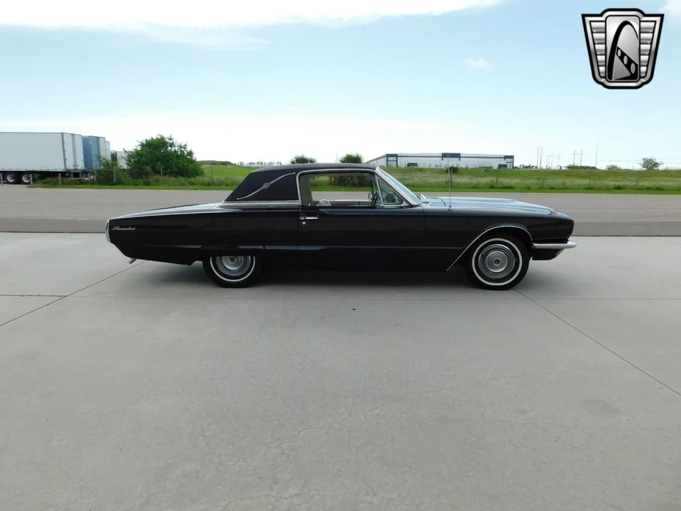 1966 Ford Thunderbird 3rd Gen - Image 5 of 21