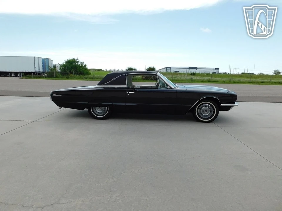 1966 Ford Thunderbird 3rd Gen - Image 4 of 21