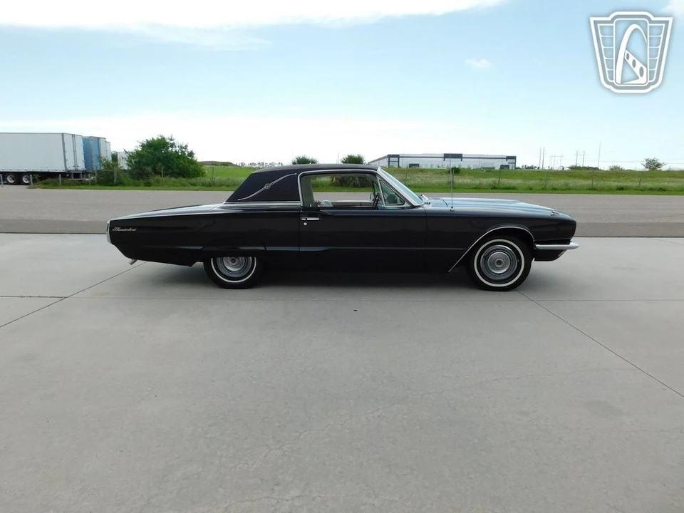 1966 Ford Thunderbird 3rd Gen - Image 5 of 21