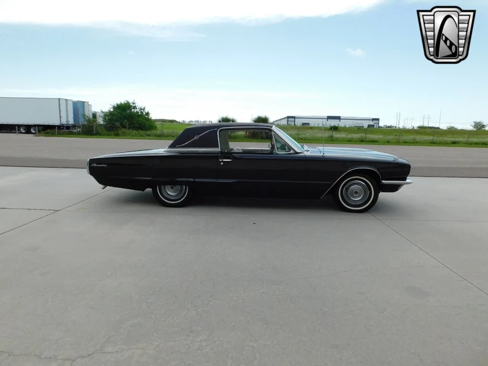 1966 Ford Thunderbird 3rd Gen - Image 4 of 21