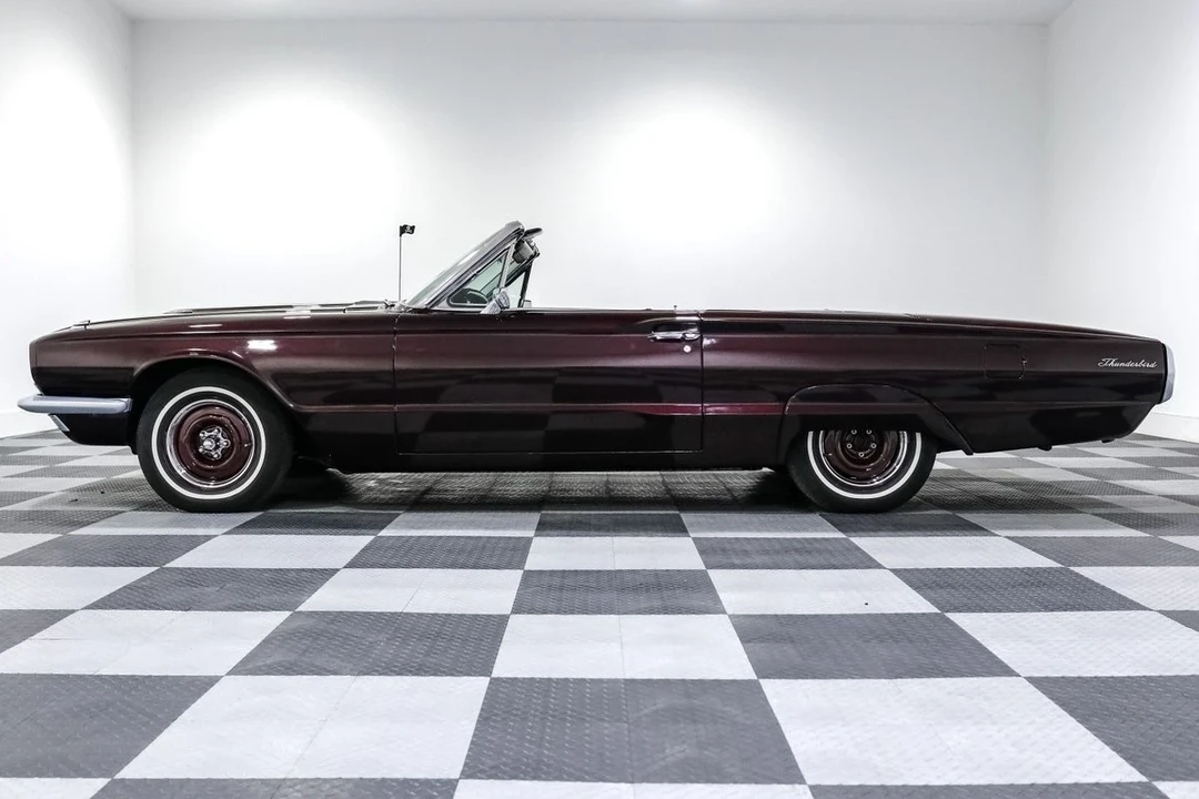 1966 Ford Thunderbird 3rd Gen - Image 4 of 21