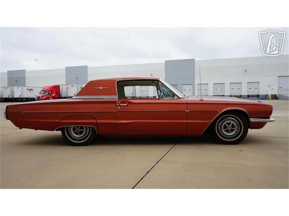 1966 Ford Thunderbird 4th Gen - Image 15 of 31