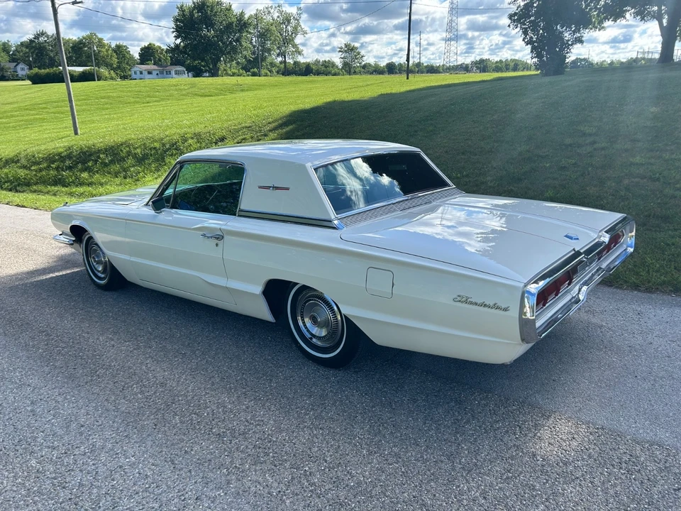1966 Ford Thunderbird 4th Gen - Image 29 of 31