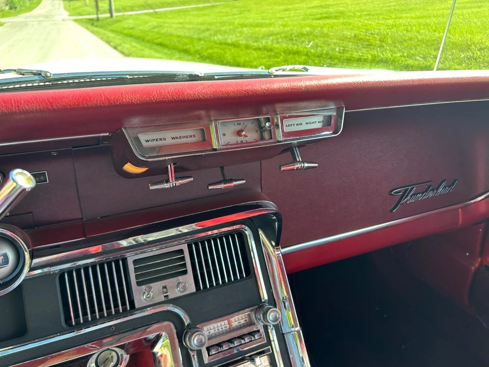 1966 Ford Thunderbird 4th Gen - Image 21 of 31