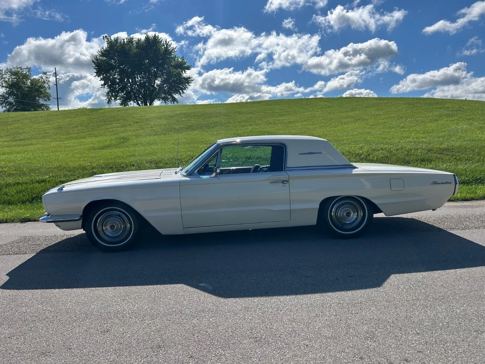 1966 Ford Thunderbird 4th Gen - Image 16 of 31