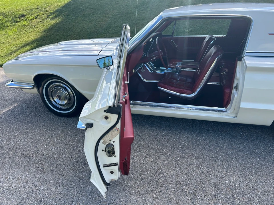 1966 Ford Thunderbird 4th Gen - Image 18 of 31