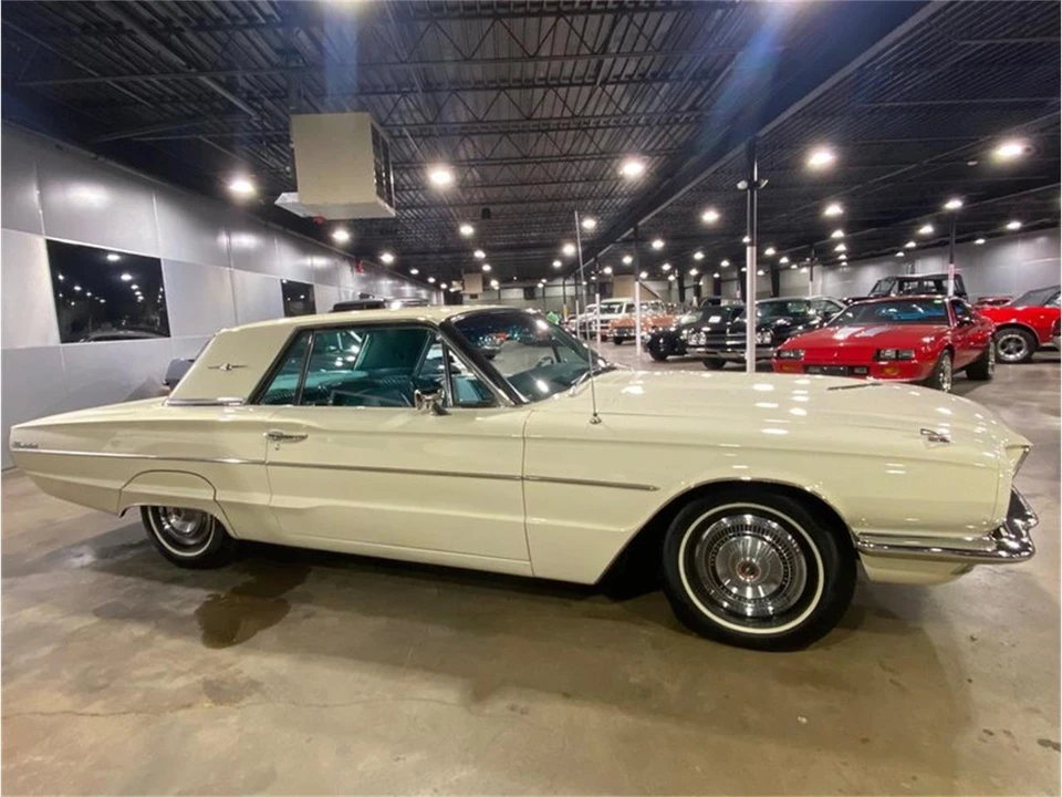 1966 Ford Thunderbird 4th Gen - Image 10 of 31