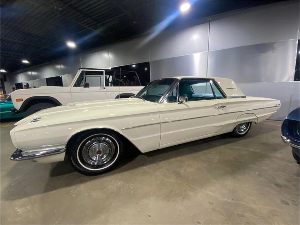 1966 Ford Thunderbird 4th Gen - Image 11 of 31