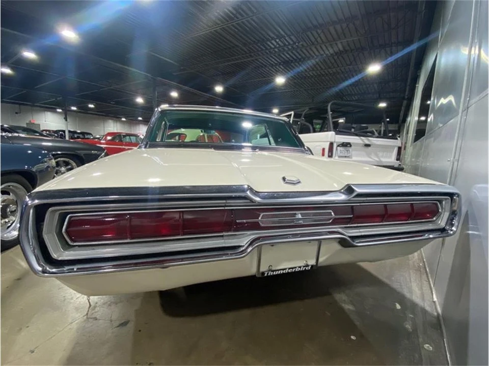 1966 Ford Thunderbird 4th Gen - Image 15 of 31