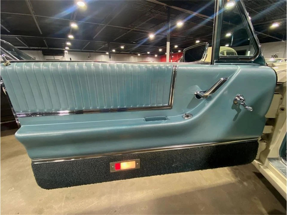 1966 Ford Thunderbird 4th Gen - Image 24 of 31