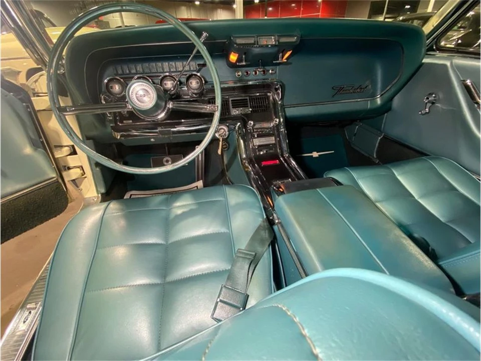 1966 Ford Thunderbird 4th Gen - Image 28 of 31