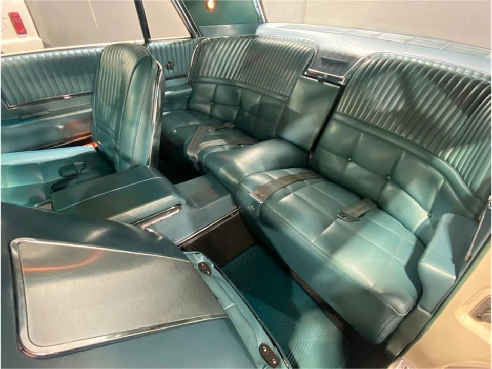 1966 Ford Thunderbird 4th Gen - Image 29 of 31