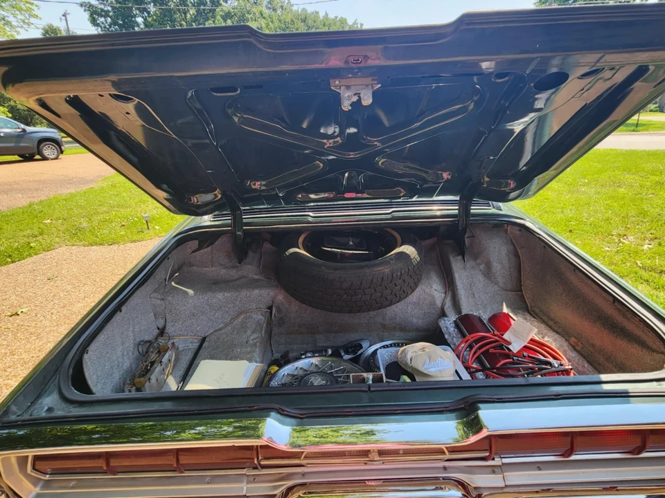 1966 Ford Thunderbird 4th Gen - Image 16 of 17