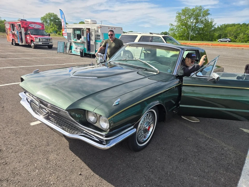 1966 Ford Thunderbird 4th Gen - Image 14 of 17