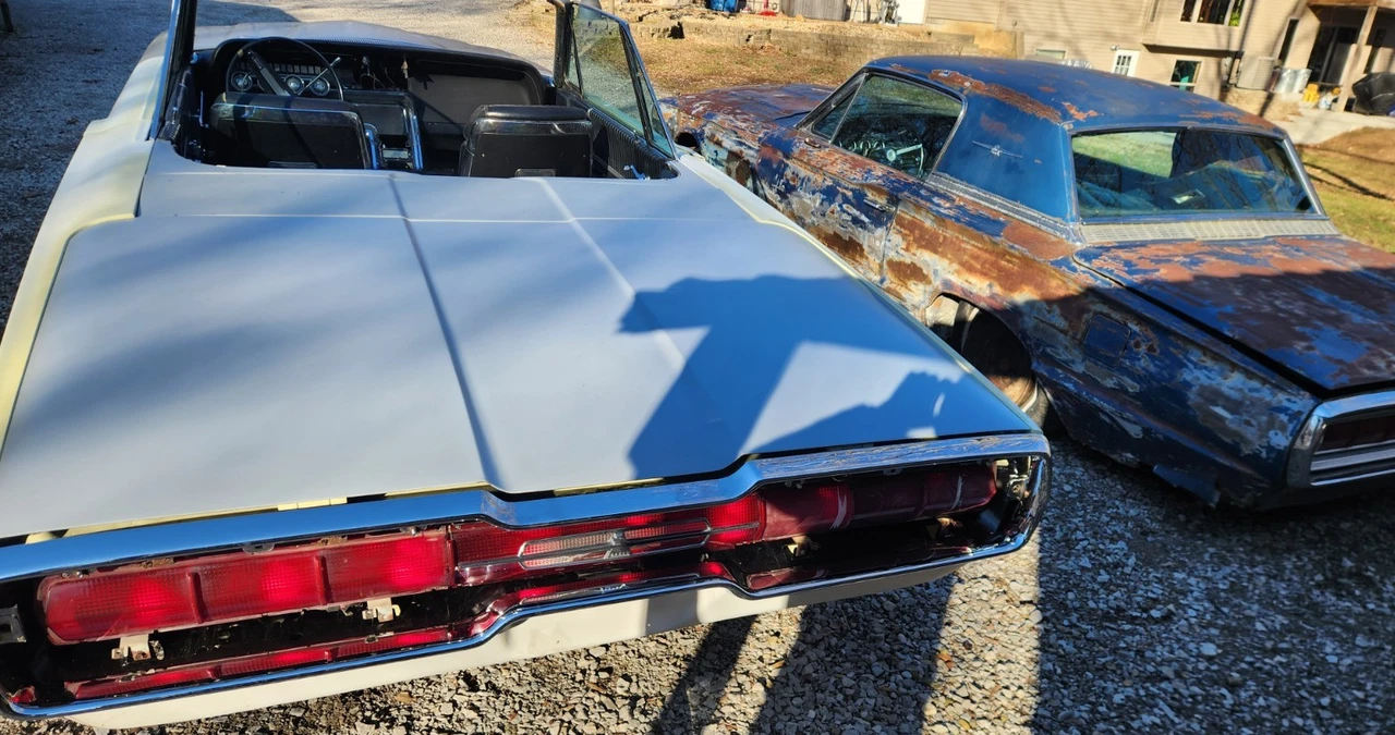 1966 Ford Thunderbird 4th Gen - Image 11 of 15