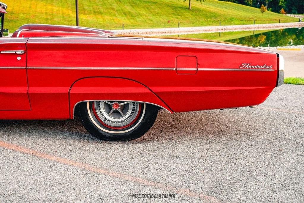 1966 Ford Thunderbird 4th Gen - Image 5 of 12