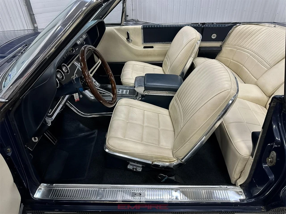 1966 Ford Thunderbird 4th Gen - Image 28 of 31