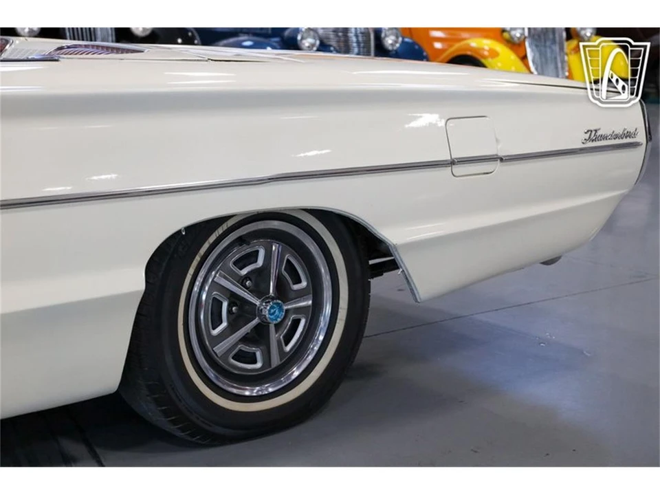 1966 Ford Thunderbird 4th Gen - Image 15 of 31