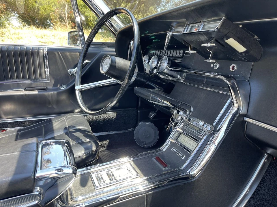 1966 Ford Thunderbird 4th Gen - Image 18 of 31