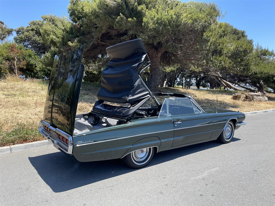1966 Ford Thunderbird 4th Gen - Image 25 of 31