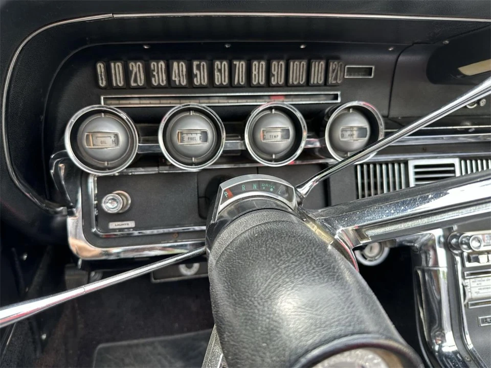 1966 Ford Thunderbird 4th Gen - Image 27 of 31