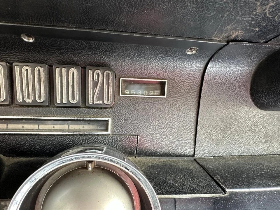 1966 Ford Thunderbird 4th Gen - Image 28 of 31