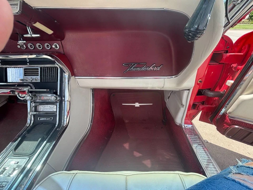 1966 Ford Thunderbird 4th Gen - Image 16 of 31