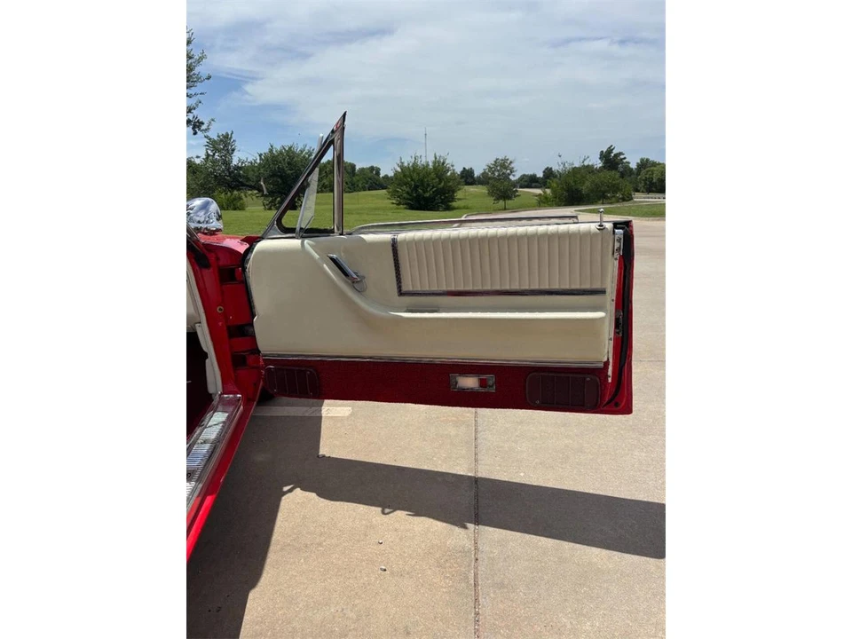 1966 Ford Thunderbird 4th Gen - Image 14 of 31