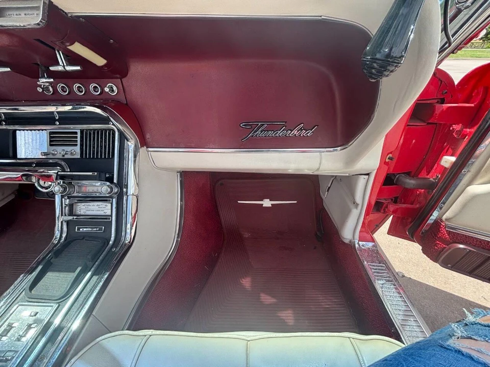 1966 Ford Thunderbird 4th Gen - Image 8 of 31