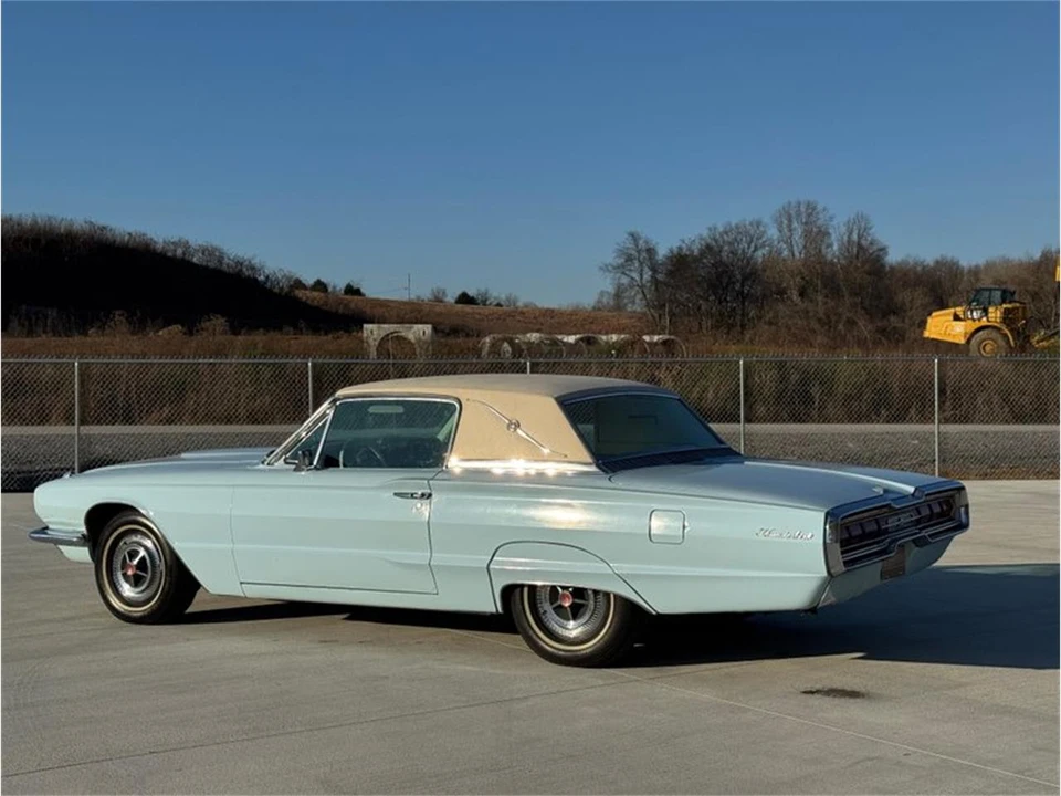 1966 Ford Thunderbird 4th Gen - Image 13 of 31